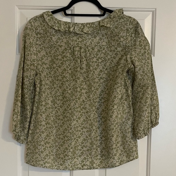 SOLD - Old navy printed ruffle shirt - Picture 2 of 3